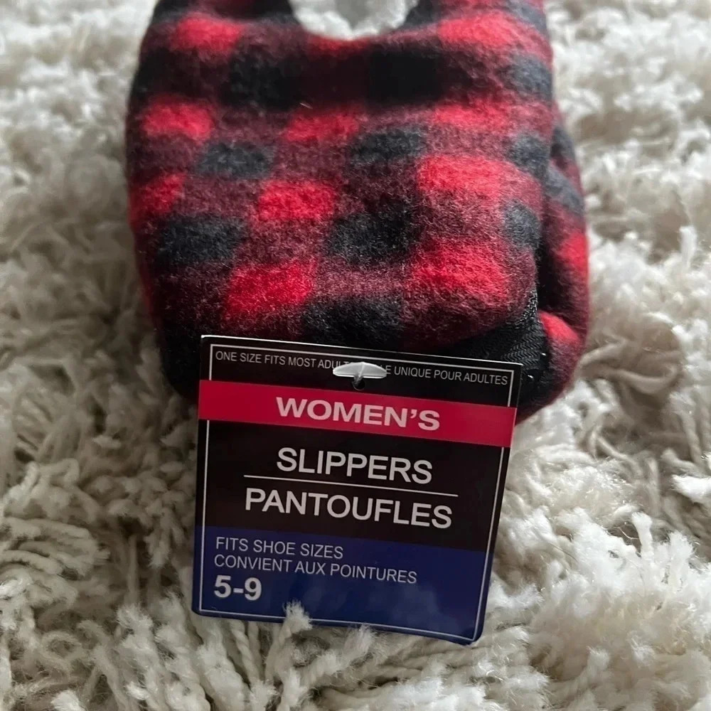 NWT slippers - Picture 3 of 3